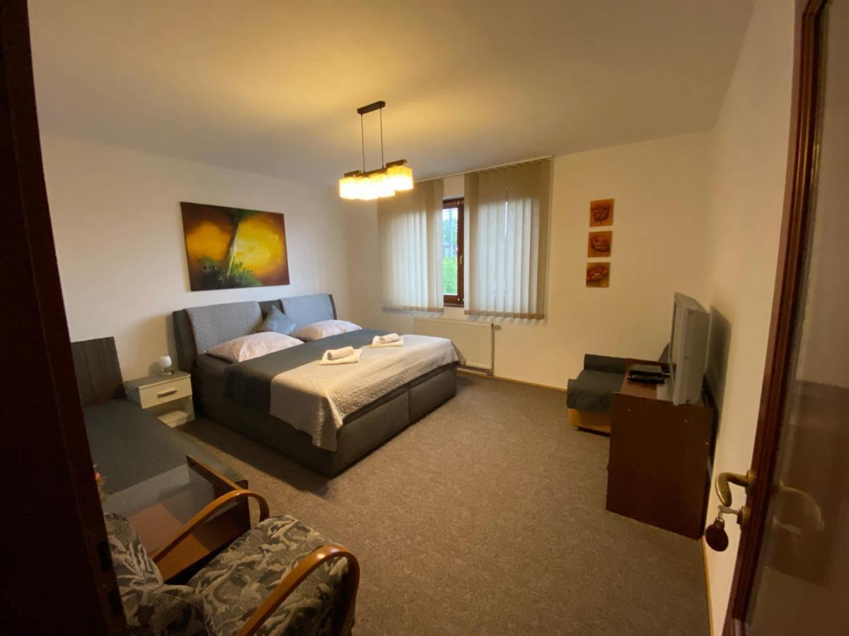 Brezno 2 Izbovy Apartman Sabi Exteriér fotografie