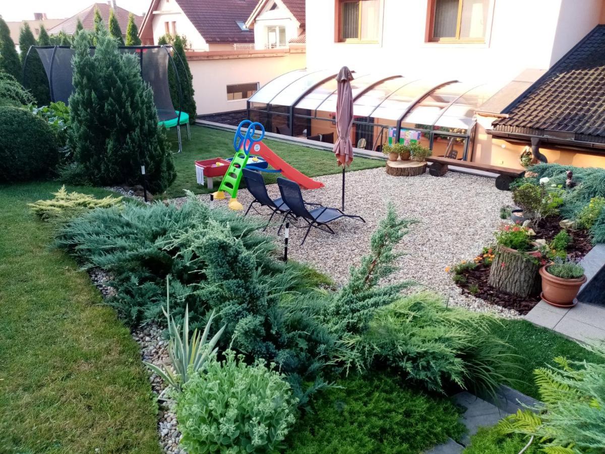 Brezno 2 Izbovy Apartman Sabi Exteriér fotografie