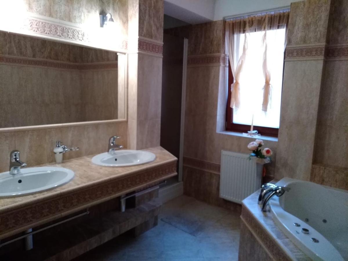 Brezno 2 Izbovy Apartman Sabi Exteriér fotografie